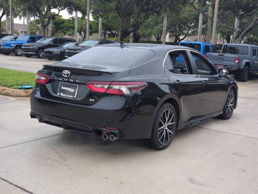 2022 Toyota Camry SE