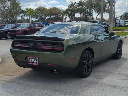 2022 Dodge Challenger SXT