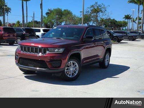 2025 Jeep Grand Cherokee Laredo