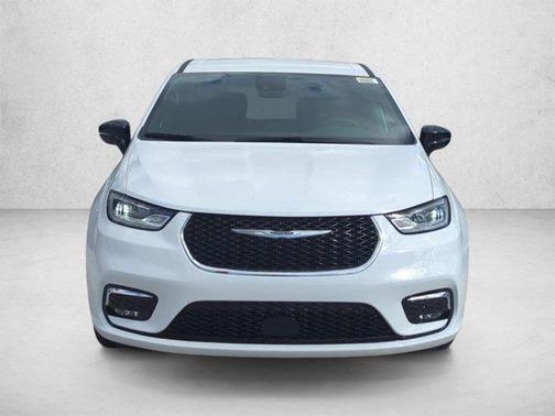 Bright White Clearcoat 2026 Chrysler Pacifica L