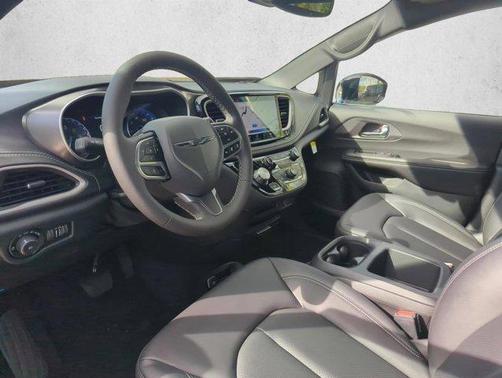 Bright White Clearcoat 2026 Chrysler Pacifica L