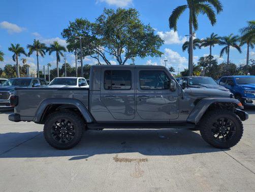 Sting-Gray Clearcoat 2022 Jeep Gladiator High Altitude 4x4