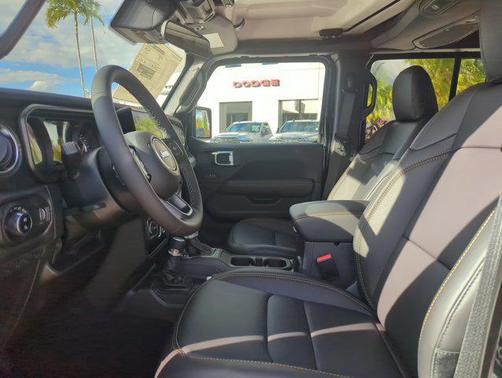 2025 Jeep Gladiator High Tide