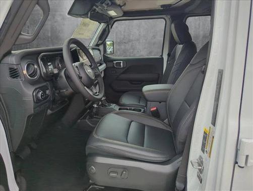 2025 Jeep Gladiator High Tide