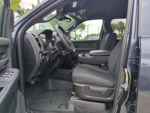 2025 RAM 2500 Tradesman Crew Cab 4x4 6'4' Box