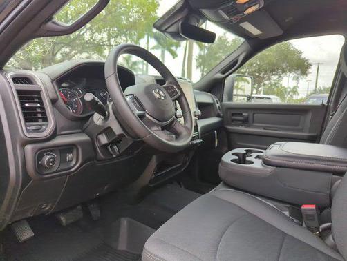 2025 RAM 2500 Tradesman Crew Cab 4x4 6'4' Box