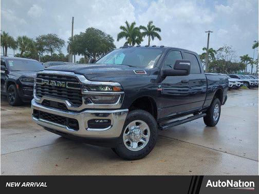 2025 RAM 2500 Tradesman Crew Cab 4x4 6'4' Box