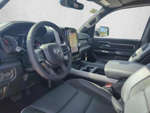 Diamond Black Crystal Pearlcoat 2026 RAM 1500 Laramie