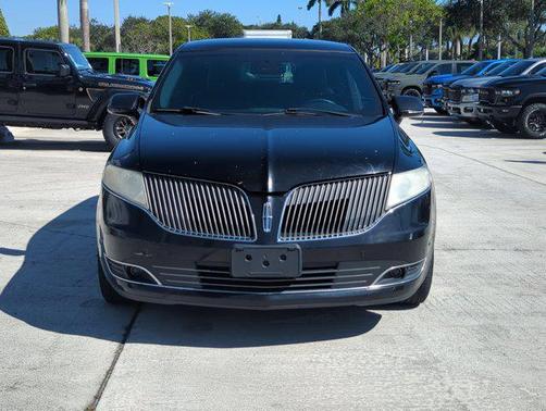 2014 Lincoln MKT Livery