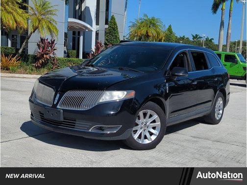2014 Lincoln MKT Livery