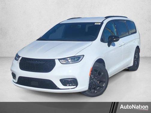 Bright White Clearcoat 2026 Chrysler Pacifica L