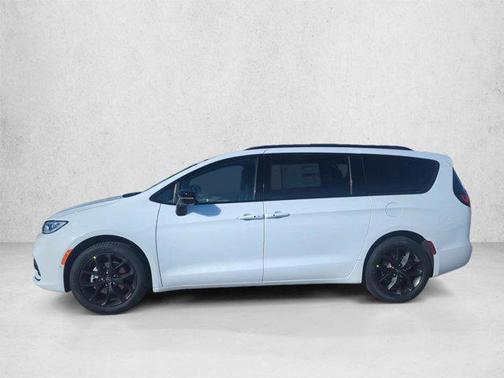 Bright White Clearcoat 2026 Chrysler Pacifica L