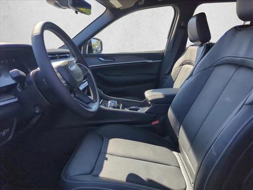 Silver Zynith 2026 Jeep Grand Cherokee Limited