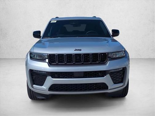 Silver Zynith 2026 Jeep Grand Cherokee Limited