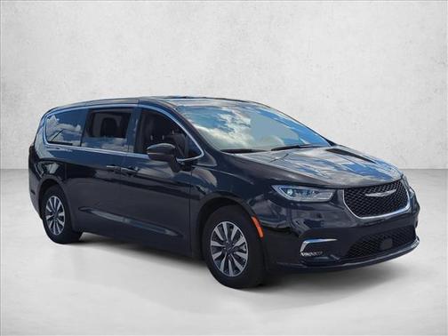 2025 Chrysler Pacifica Hybrid Select