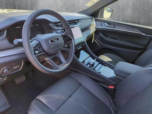 2025 Jeep Grand Cherokee Overland