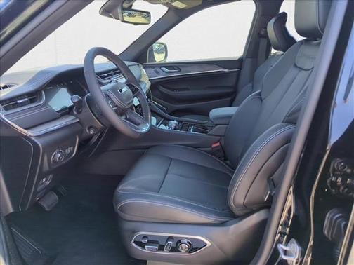 2025 Jeep Grand Cherokee Overland