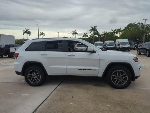 2020 Jeep Grand Cherokee Laredo