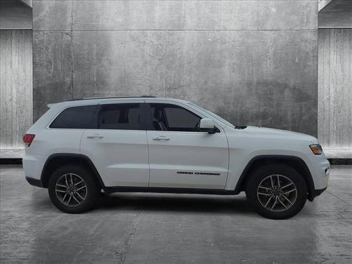 2020 Jeep Grand Cherokee Laredo