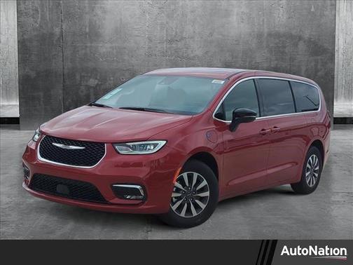 2025 Chrysler Pacifica Hybrid Select