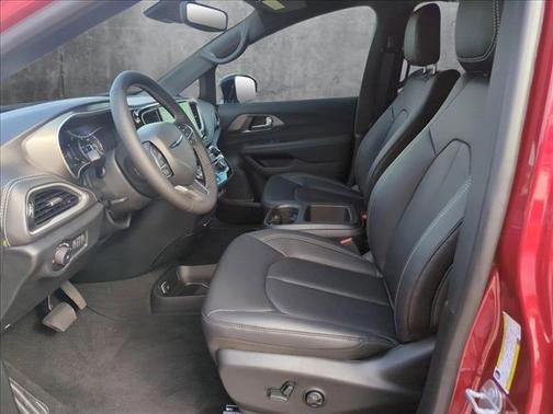 2025 Chrysler Pacifica L