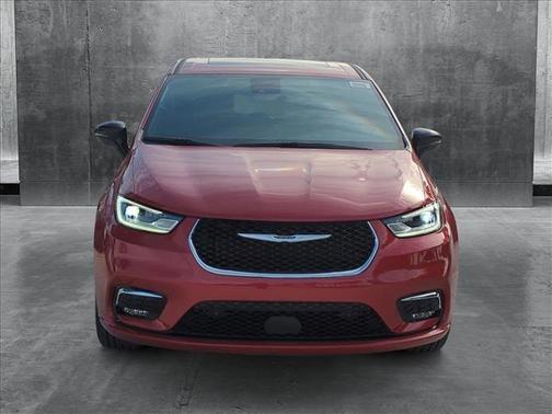 2025 Chrysler Pacifica L