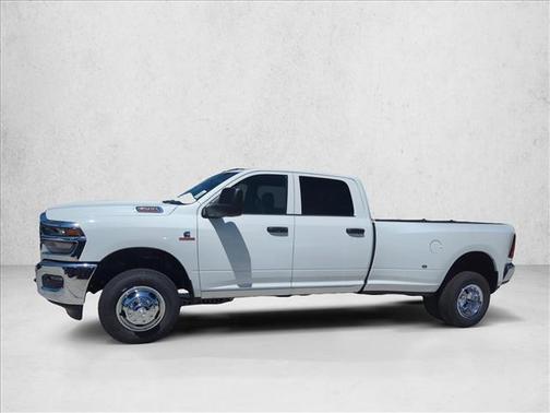 Bright White Clearcoat 2026 RAM 3500 Tradesman Crew Cab 4x4 8' Box