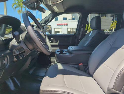 Bright White Clearcoat 2026 RAM 3500 Tradesman Crew Cab 4x4 8' Box