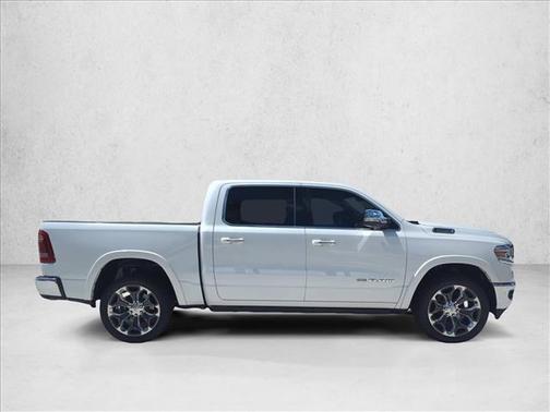 Ivory White Tri-Coat Pearlcoat 2019 RAM 1500 Longhorn