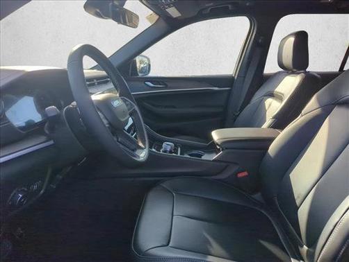 Diamond Black Crystal Pearlcoat 2026 Jeep Grand Cherokee Limited