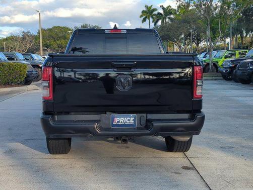 Diamond Black Crystal Pearlcoat 2021 RAM 1500 Big Horn/Lone Star