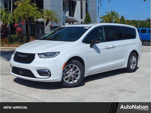 Bright White Clearcoat 2026 Chrysler Pacifica Limited