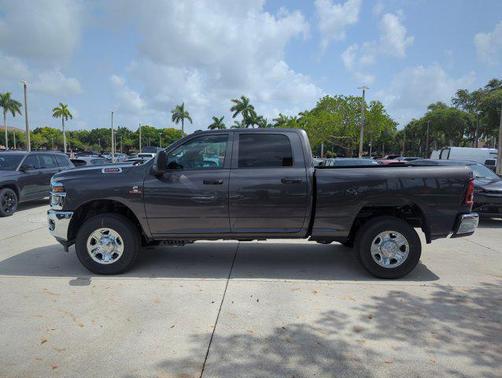 2025 RAM 2500 Tradesman Crew Cab 4x4 6'4' Box
