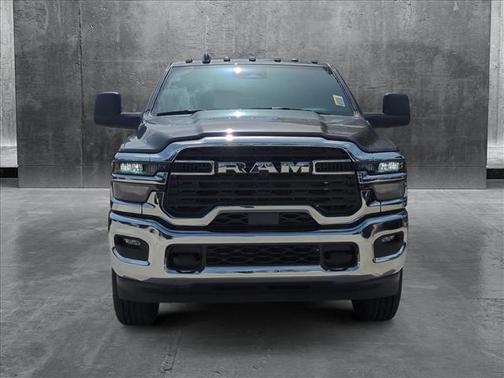 2025 RAM 2500 Tradesman Crew Cab 4x4 6'4' Box