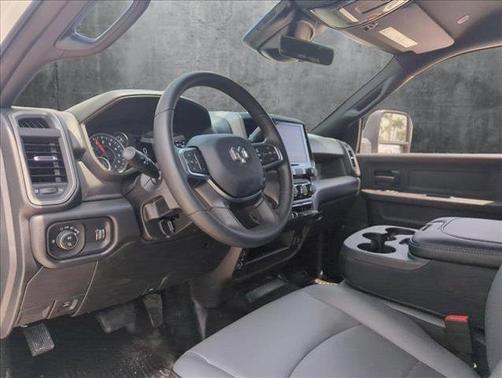 2025 RAM 2500 Tradesman Crew Cab 4x4 6'4' Box