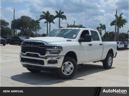 2025 RAM 2500 Tradesman Crew Cab 4x4 6'4' Box