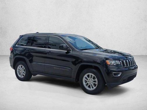 Diamond Black Crystal Pearlcoat 2019 Jeep Grand Cherokee Laredo
