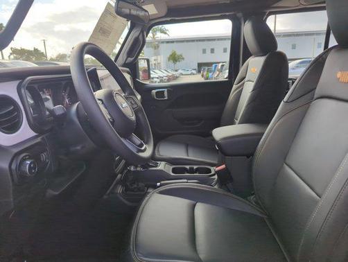 2026 Jeep Gladiator Sport