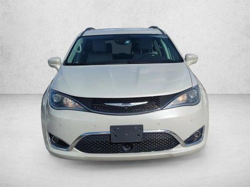 Luxury White Pearlcoat 2019 Chrysler Pacifica Touring-L Plus