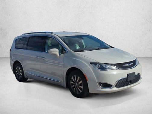 Luxury White Pearlcoat 2019 Chrysler Pacifica Touring-L Plus