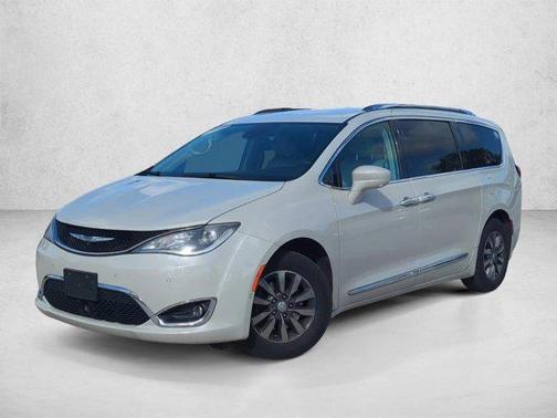 Luxury White Pearlcoat 2019 Chrysler Pacifica Touring-L Plus