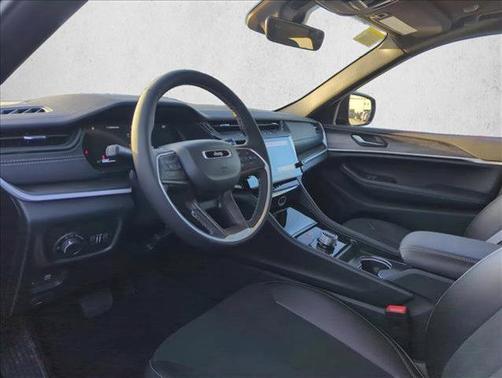 2026 Jeep Grand Cherokee Altitude