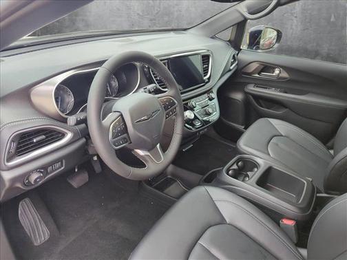 2025 Chrysler Pacifica L