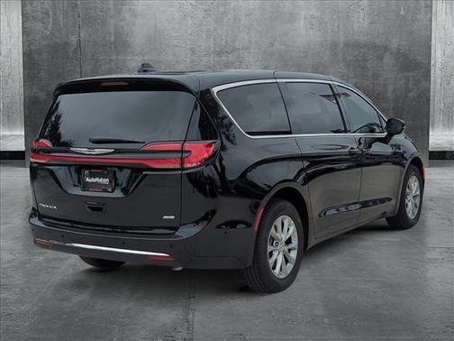 2025 Chrysler Pacifica L