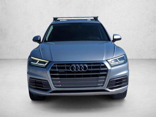 Florett Silver Metallic 2018 Audi Q5 2.0T Premium Plus