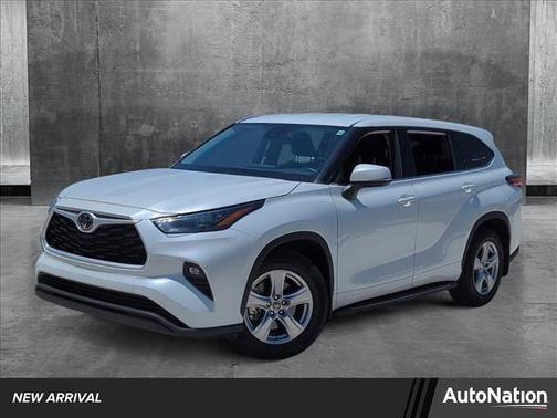 2022 Toyota Highlander LE