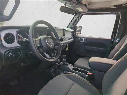 2026 Jeep Gladiator Sport