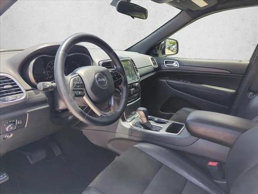 Bright White Clearcoat 2021 Jeep Grand Cherokee Laredo