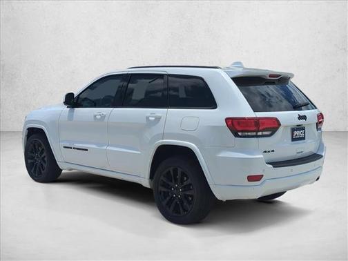 Bright White Clearcoat 2021 Jeep Grand Cherokee Laredo