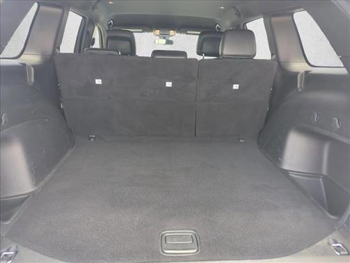 Bright White Clearcoat 2021 Jeep Grand Cherokee Laredo